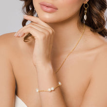 Load image into Gallery viewer, Pearl Bracelet. Handmade jewelry. 18k gold plated.