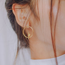 Load image into Gallery viewer, Circle Stud Earrings