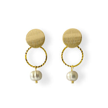 Load image into Gallery viewer, Mother of pearl drop earrings. Handmade jewelry in sterling silver and 18k gold plated.