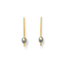 Load image into Gallery viewer, Pearl Drop Earrings in 18k gold plated. Gray Pearl