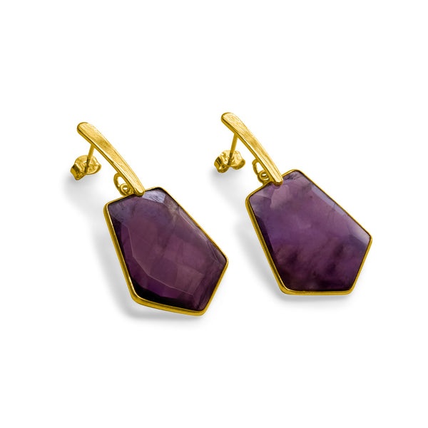 Éclat Amethyst Dangle Earrings made with natural amethyst stones delicately sculpted and set in 18K gold-plated over sterling silver.