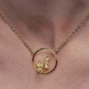 Handmade short necklace in 18k gold plated.