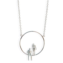Load image into Gallery viewer, Circle Long Necklace with Couple in Silver
