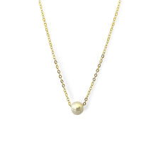 Cargar imagen en el visor de la galería, Pearl Necklace. Handmade jewelry in 18k gold plated.
