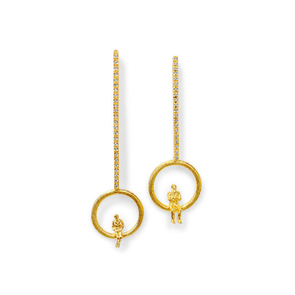 Zirconia Drop Earrings in 18k gold plated.