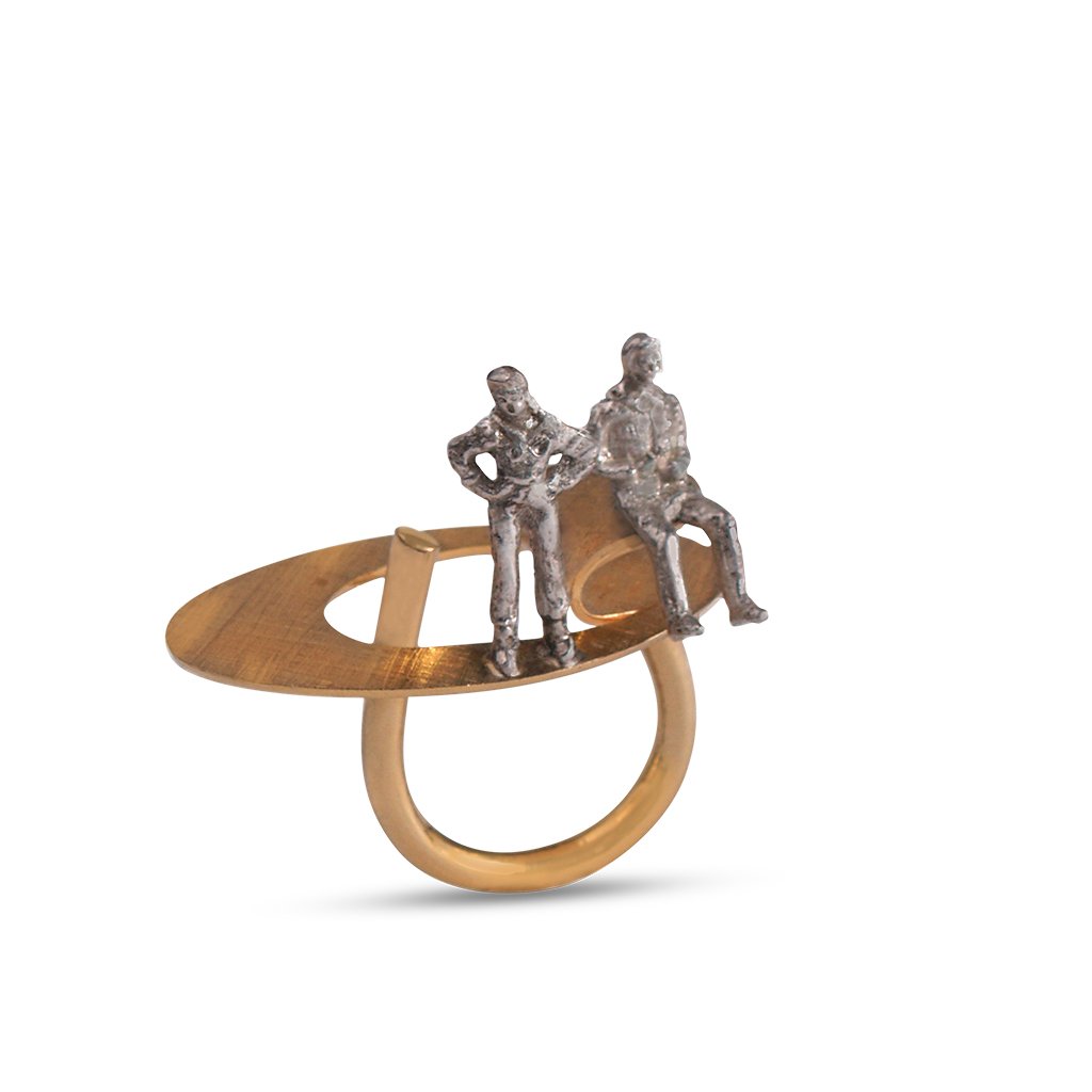 Oval Ring with Couple